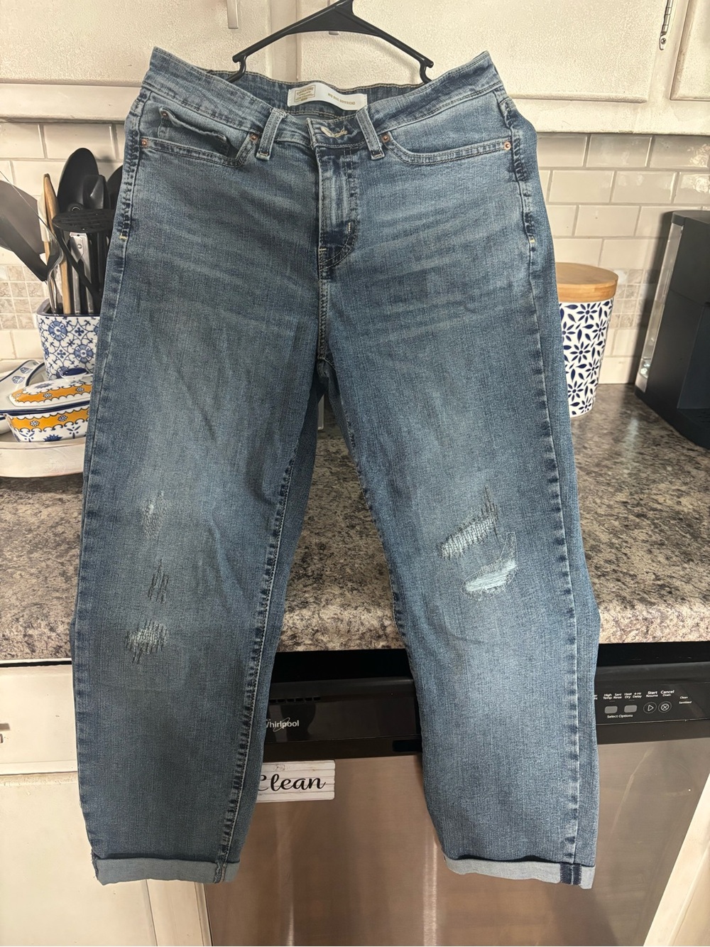 NWOT Women’s Levi’s Cropped Blue Jeans - Casual Straight Fit